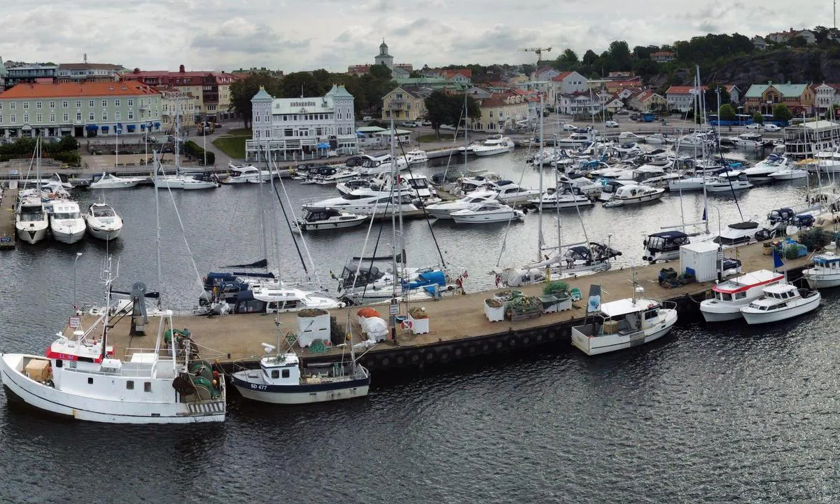Strömstad - Södra hamnen: {"base": "se", "no": "Str\u00f6mstad - S\u00f8ndre havn", "se": "Str\u00f6mstad - S\u00f6dra hamnen", "en": "Str\u00f6mstad - Southern Harbor", "da": "Str\u00f6mstad - S\u00f8ndre havn"}