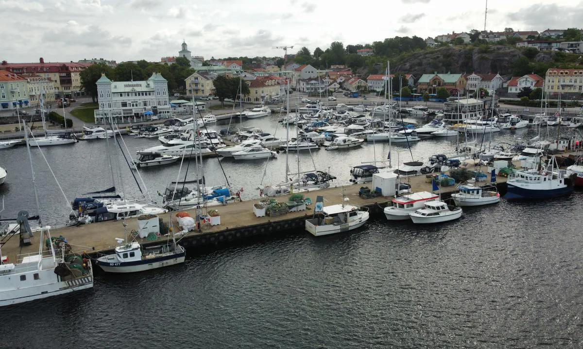 Strömstad - Södra hamnen: {"base": "se", "no": "Str\u00f6mstad - S\u00f8ndre havn", "se": "Str\u00f6mstad - S\u00f6dra hamnen", "en": "Str\u00f6mstad - Southern Harbour", "da": "Str\u00f6mstad - Sydhavnen"}
