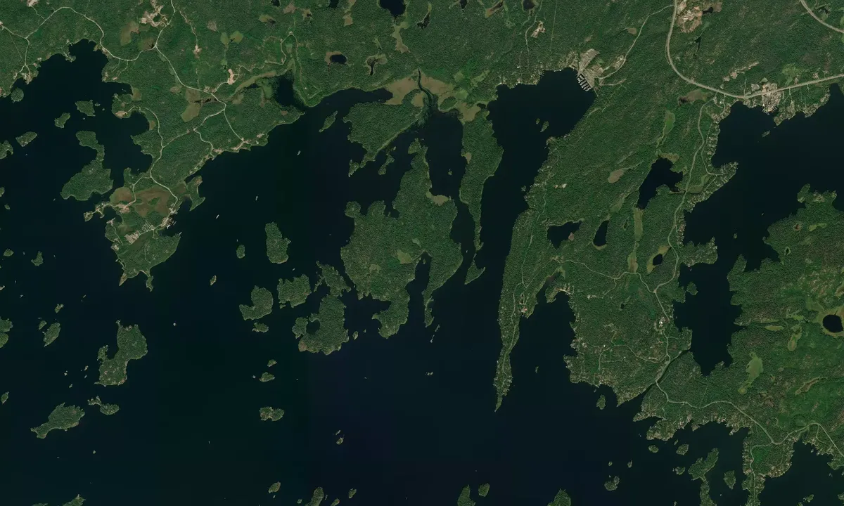 Flyfoto av Sultana Island
