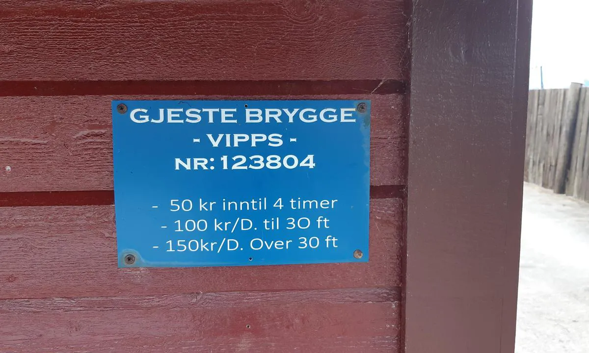 Sunde og Solevåg Småbåthavn: Priser for benyttelse av gjestebrygga.