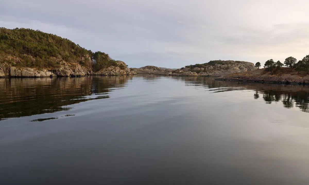 Sundsgabet anchorage: South: Sundsgabholmen (right) Store Letresundholmen, Horsholmen (left)