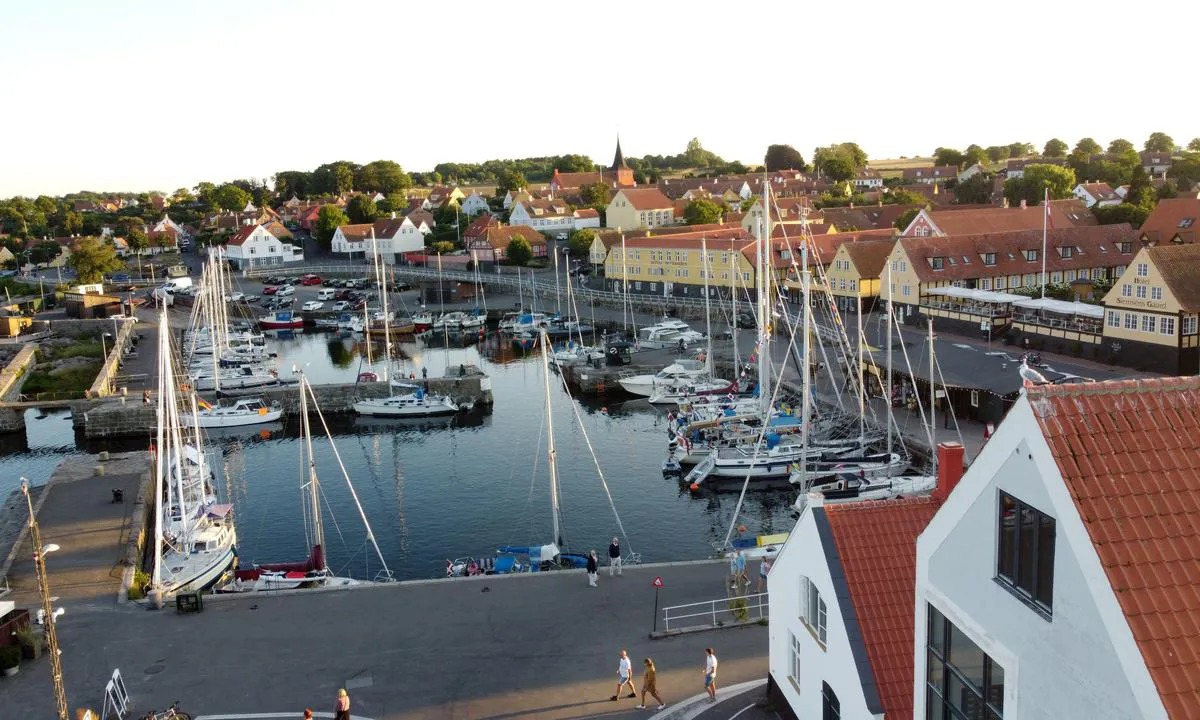 {"base": "da", "no": "Svaneke Havn", "se": "Svaneke Hamn", "en": "Svaneke Harbour", "da": "Svaneke Havn"}