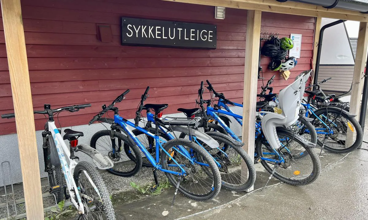 Svanøybukt: {"base": "en", "no": "Sykkelutleie i butikk Svan\u00f8y", "se": "Cykeluthyrning i butik Svan\u00f8y", "en": "Bike rental in shop Svan\u00f8y", "da": "Cykeludlejning i butik Svan\u00f8y"}