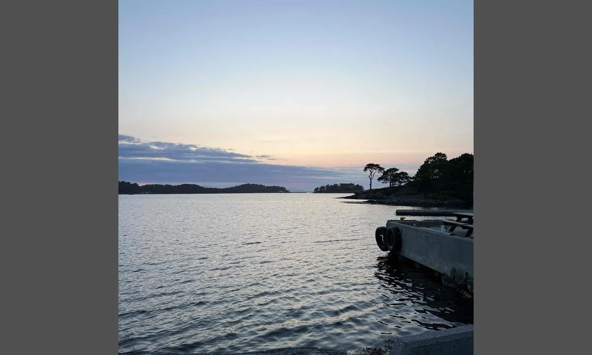 Kveldsstemning ved gjestehamna i Svanøybukt