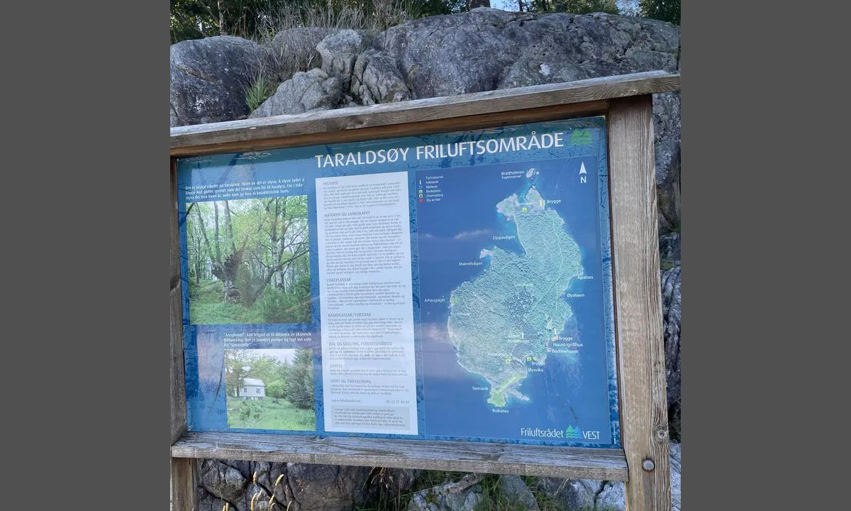 Taraldsøya: Kart over Øyen og fasiliteter, samt om øyens historie. Dessverre er den ganske gjengrodd og det er litt vanskelig å ta seg frem til fots.