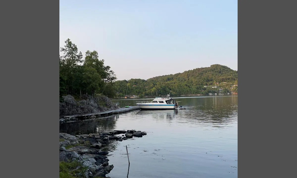 Taraldsøya: {"base": "no", "no": "Brygge med gode dybder.", "se": "Brygga med bra djup.", "en": "Pier with good depths.", "da": "Brov med gode dybder."}