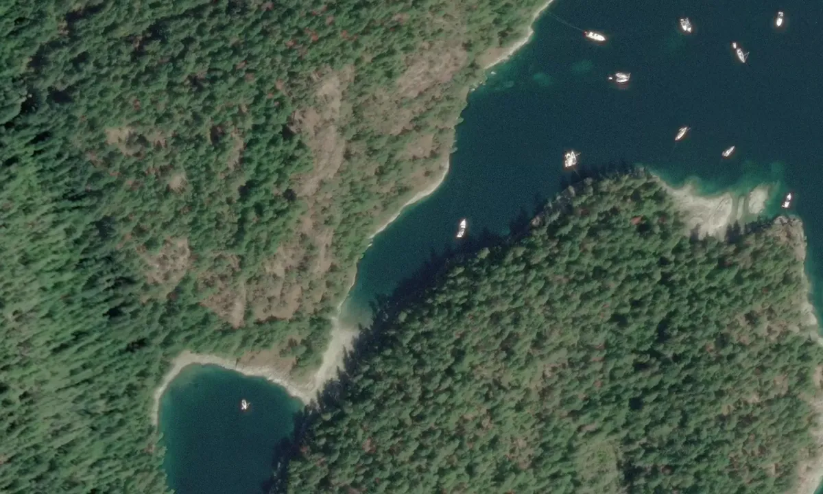 Flyfoto av Tenedos Bay, inner bay