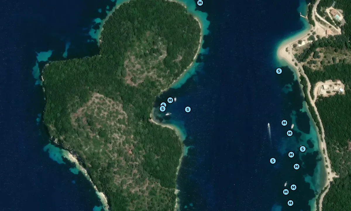 Satelite image of Thilia beach