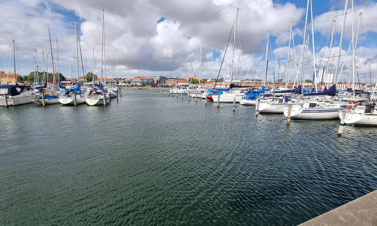 Thisted Sejlklub: {"base": "no", "no": "Lystb\u00e5thavnen", "se": "G\u00e4sthamnen", "en": "The Marina", "da": "Lystb\u00e5dehavnen"}