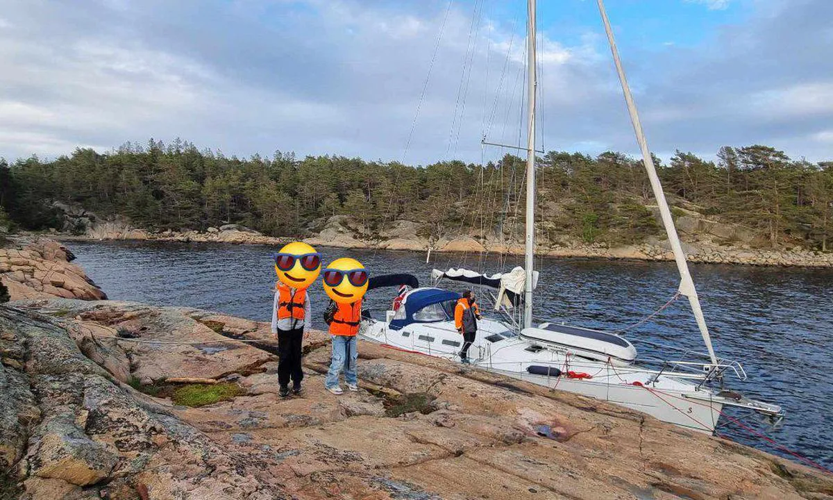 Thorsøkalven: {"base": "no", "no": "Bilde tatt mot Nord\u00f8st inn mot bukta", "se": "Bild tagen mot nordost in mot bukten", "en": "Image taken towards the Northeast into the bay", "da": "Billede taget mod nord\u00f8st ind mod bugten"}