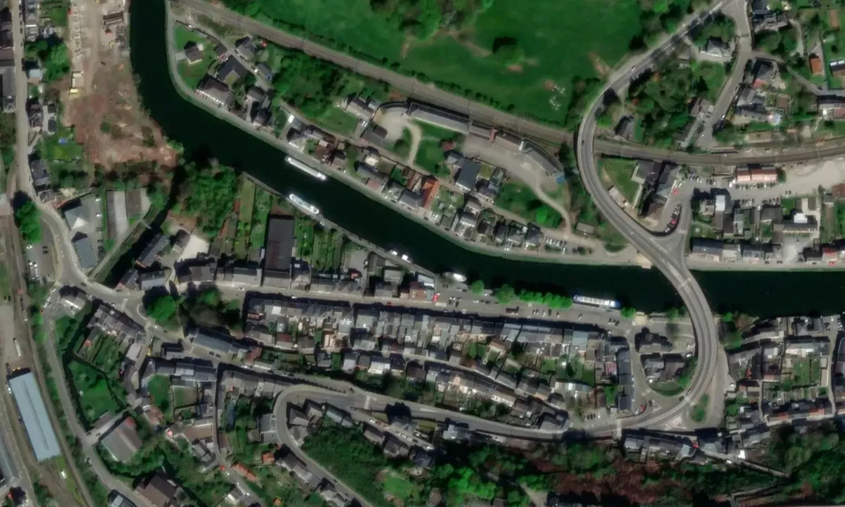 Satelite image of Thuin