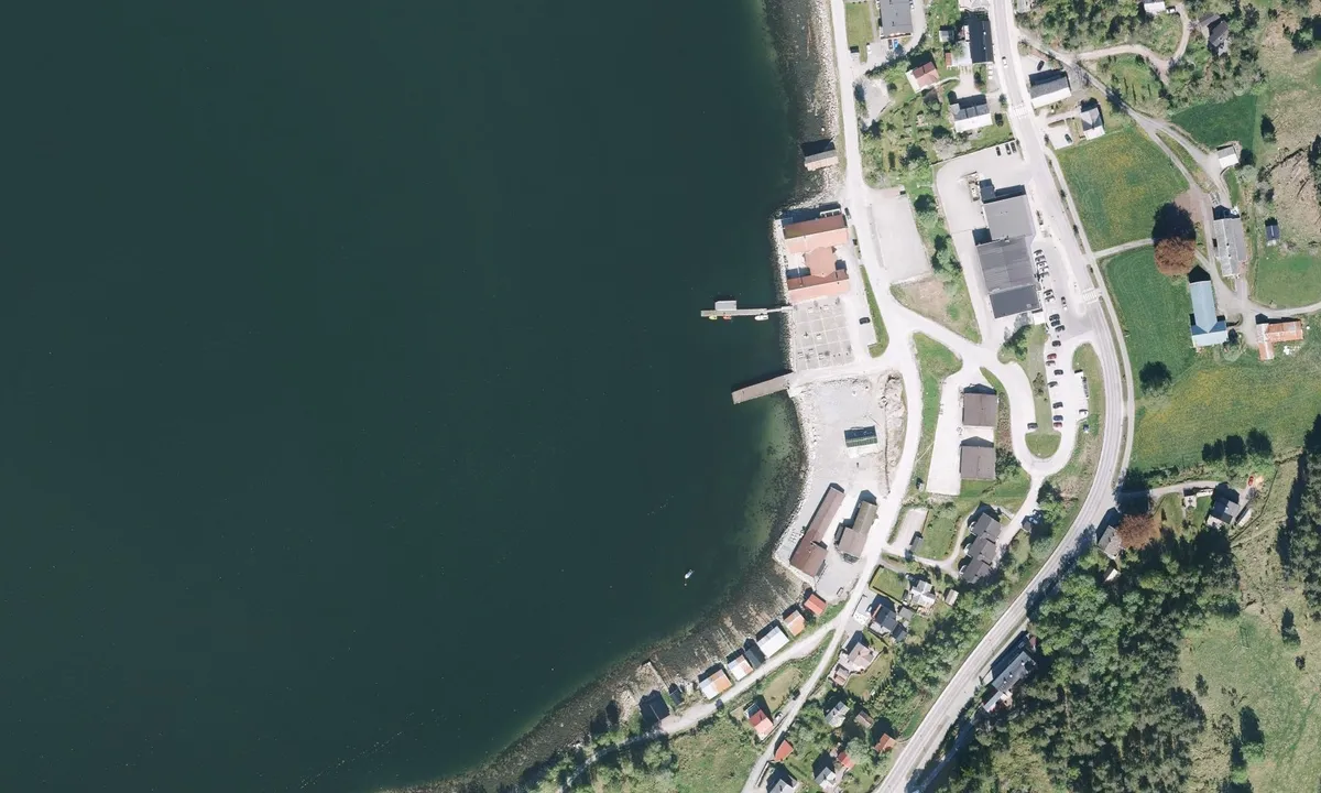 Flyfoto av Tingvoll Gjestebrygge