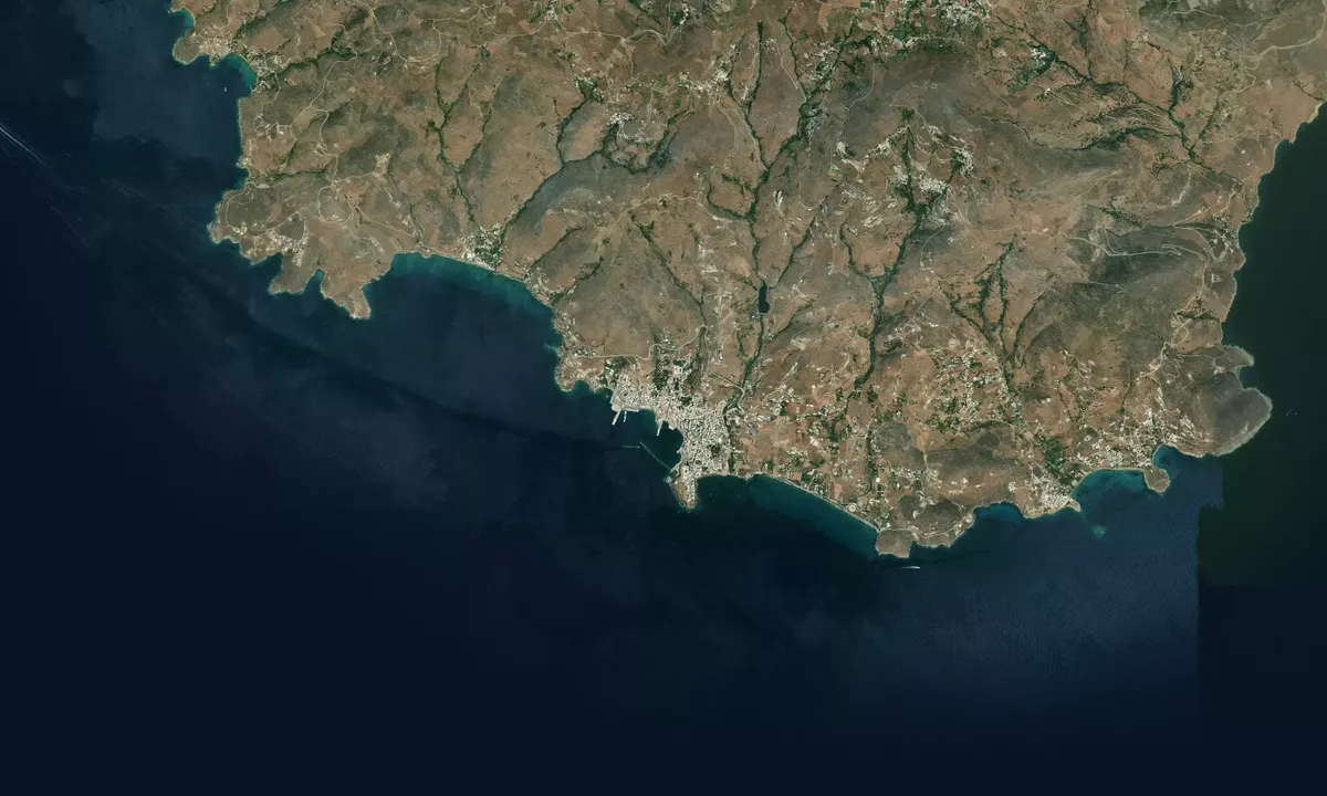 Flyfoto av Tinos Harbor