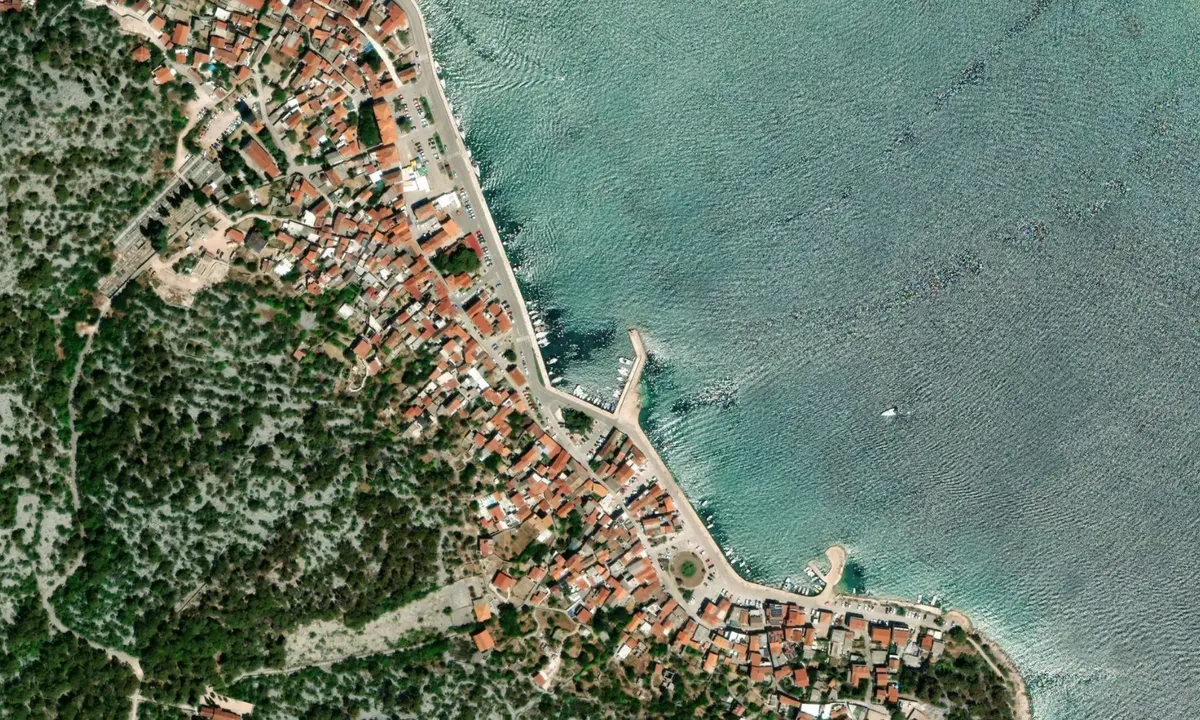Flyfoto av Tisno