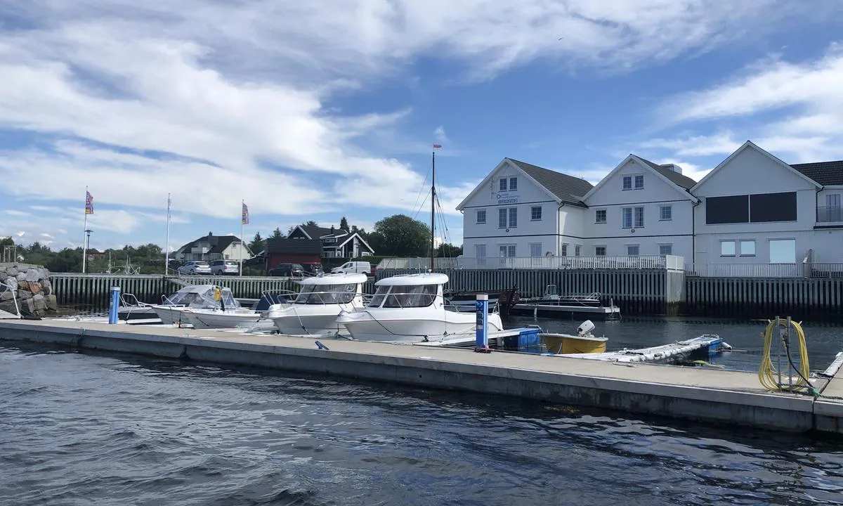 Toft: Longside fortøying på til solid flytebrygge. Ikke veødig mange plasser.