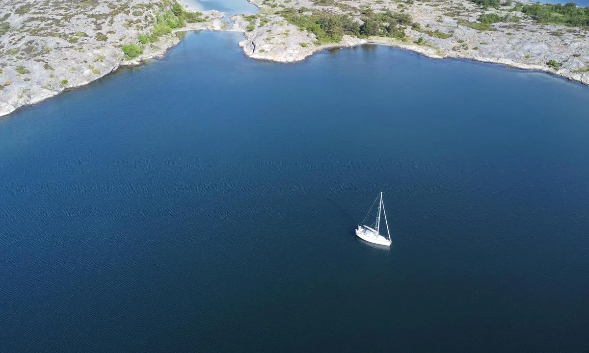 Törneskär: {"base": "en", "no": "P\u00e5 anker ved T\u00f6rnesk\u00e4r", "se": "P\u00e5 ankare vid T\u00f6rnesk\u00e4r", "en": "On anchor at T\u00f6rnesk\u00e4r", "da": "P\u00e5 anker ved T\u00f6rnesk\u00e4r"}