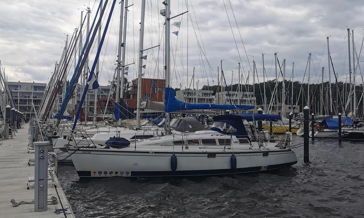 Travemünde Priwall: {"base": "de", "no": "Passathafen Travem\u00fcnde", "se": "Passathamnen Travem\u00fcnde", "en": "Passathafen Travem\u00fcnde", "da": "Passathavn Travem\u00fcnde", "fr": "Port des Aliz\u00e9s Travem\u00fcnde", "de": "Passathafen Travem\u00fcnde", "es": "Puerto Passat Travem\u00fcnde", "it": "Porto Passat di Travem\u00fcnde", "pt": "Porto Passat Travem\u00fcnde", "nl": "Passaat-haven Travem\u00fcnde", "pl": "Port Passat w Travem\u00fcnde", "uk": "\u0413\u0430\u0432\u0430\u043d\u044c \u041f\u0430\u0441\u0441\u0430\u0442 \u0443 \u0422\u0440\u0430\u0432\u0435\u043c\u044e\u043d\u0434\u0435", "ro": "Portul Veliere Travem\u00fcnde", "tr": "Passathafen Travem\u00fcnde", "el": "\u039b\u03b9\u03bc\u03ac\u03bd\u03b9 \u03c4\u03b1\u03c7\u03cd\u03c0\u03bb\u03bf\u03c9\u03bd \u03a4\u03c1\u03b1\u03b2\u03b5\u03bc\u03bf\u03cd\u03bd\u03c4\u03b5", "cs": "P\u0159\u00edstav Passathafen Travem\u00fcnde", "hu": "Passat-kik\u00f6t\u0151 Travem\u00fcnde", "fi": "Passaattisatama Travem\u00fcnde", "bg": "\u041f\u0440\u0438\u0441\u0442\u0430\u043d\u0438\u0449\u0435 \u041f\u0430\u0441\u0430\u0430\u0442\u0445\u0430\u0444\u0435\u043d \u0422\u0440\u0430\u0432\u0435\u043c\u044e\u043d\u0434\u0435", "sr": "\u041b\u0443\u043a\u0430 \u041f\u0430\u0441\u0430\u0442 \u0422\u0440\u0430\u0432\u0435\u043c\u044e\u043d\u0434\u0435", "et": "Passaadi sadam Travem\u00fcnde", "lv": "Passathafene Traveminde", "lt": "Pasat\u0173 uostas Travemiund\u0117je"}