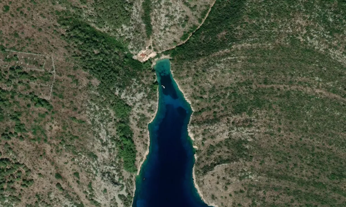 Flyfoto av Travna