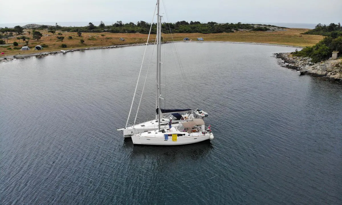 Tromlingene: {"base": "no", "no": "Dronefoto mot s\u00f8raust fr\u00e5 2019", "se": "Dr\u00f6narfoto mot syd\u00f6st fr\u00e5n 2019", "en": "Drone photo towards southeast from 2019", "da": "Dronefoto mod syd\u00f8st fra 2019"}