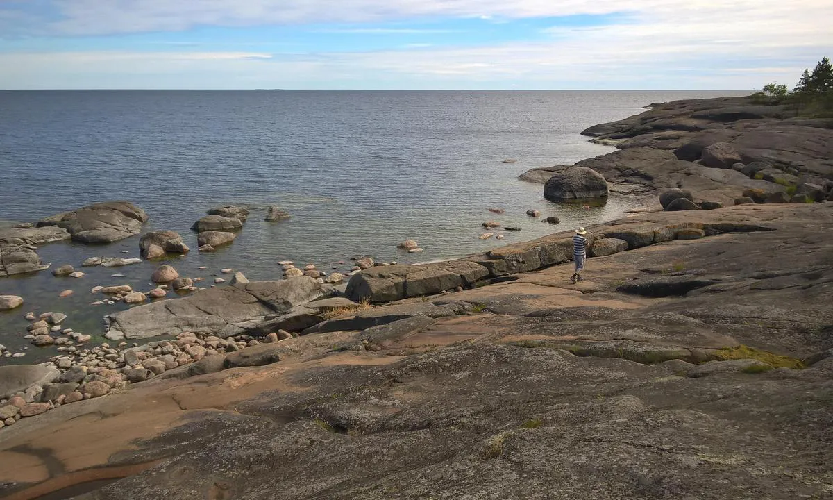 Ulko-tammio: {"base": "en", "no": "Endel\u00f8se steiner", "se": "O\u00e4ndliga klippor", "en": "Endless rocks", "da": "Endel\u00f8se klipper"}