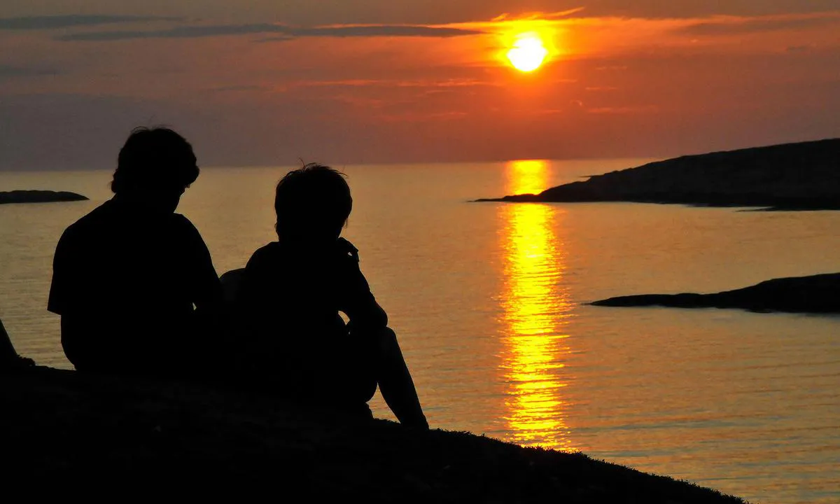 {"base": "no", "no": "Solnedgang Ulsholmen", "se": "Solnedg\u00e5ng Ulsholmen", "en": "Sunset Ulsholmen", "da": "Solnedgang Ulsholmen"}