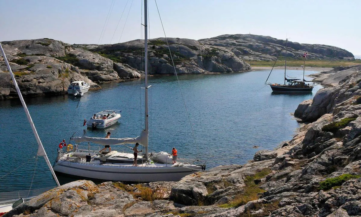 {"base": "se", "no": "Ulsholmen, juli 2009.", "se": "Ulsholmen, juli 2009.", "en": "Ulsholmen, July 2009.", "da": "Ulsholmen, juli 2009."}