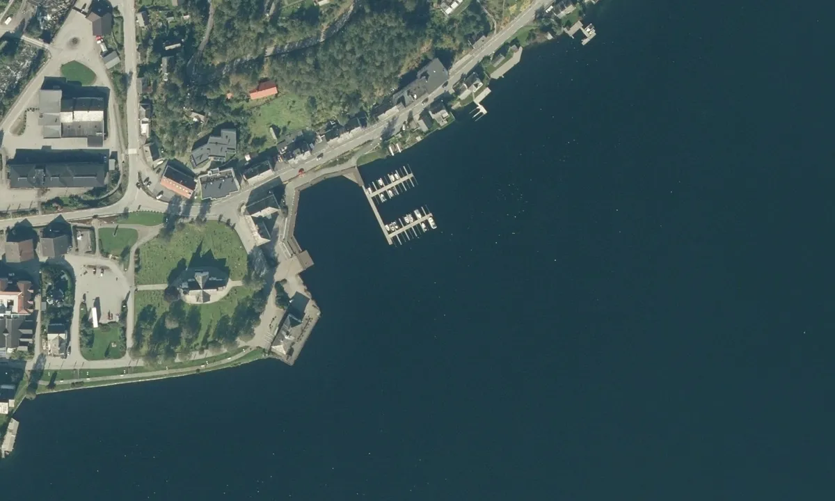 Flyfoto av Ulvik Gjestehavn