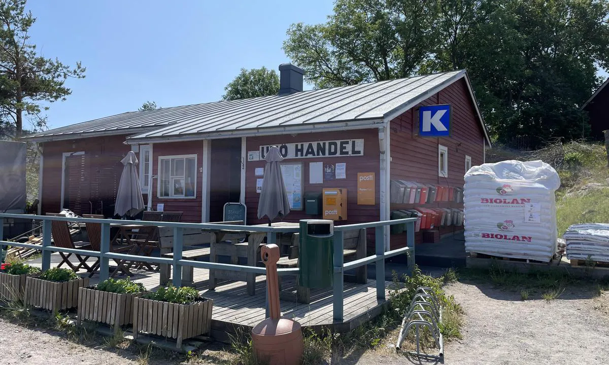 Utö (Finska): {"base": "no", "no": "Butikk", "se": "Butik", "en": "Store", "da": "Butik"}