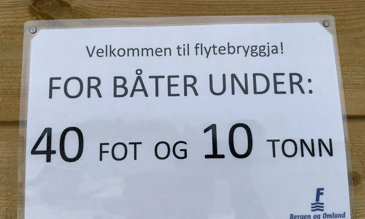 Uttoskavågen: Info om havna.