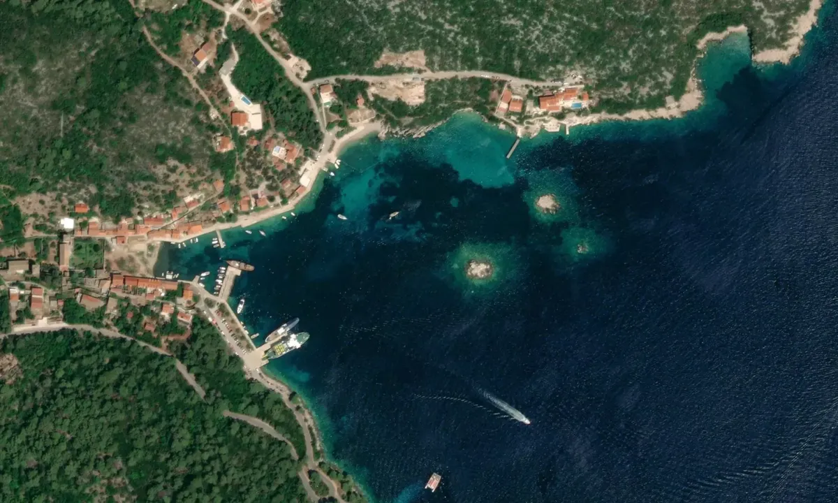 Flyfoto av Uvala Sudurad
