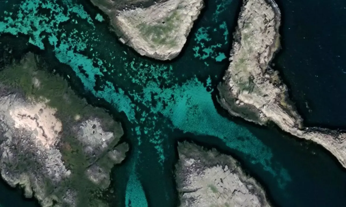 Satelite image of Værøy - Hundholman