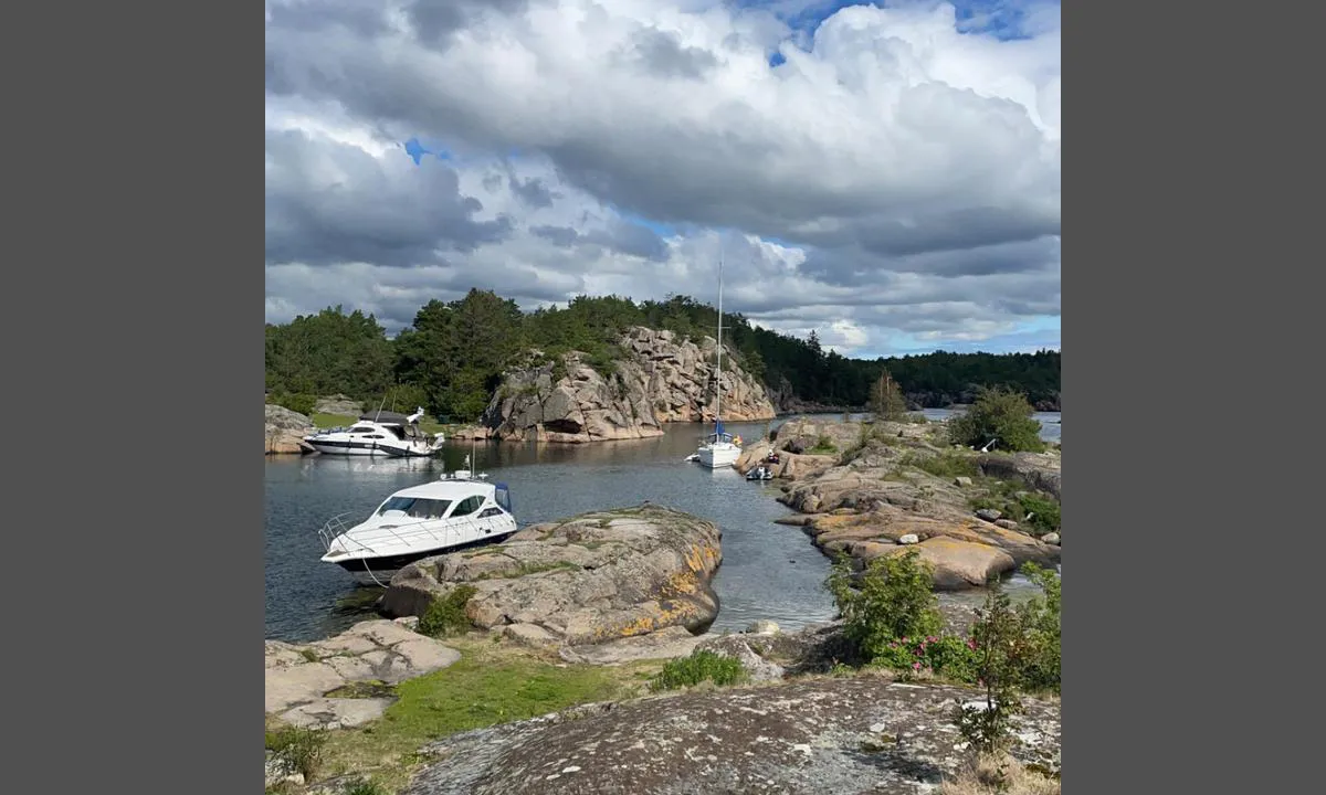 Vakersholmen: Longside fortøyning