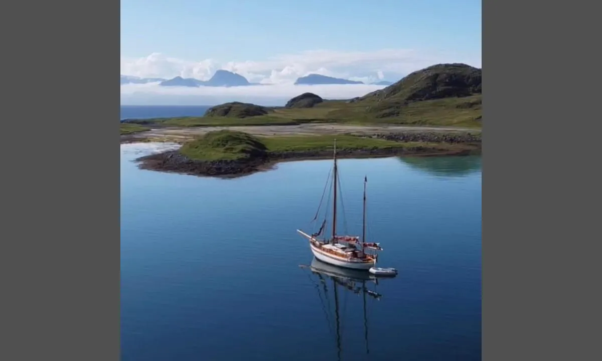 Valen i Kipparfjorden: {"base": "no", "no": "Mot s\u00f8rvest", "se": "Mot sydv\u00e4st", "en": "Towards southwest", "da": "Mod sydvest"}