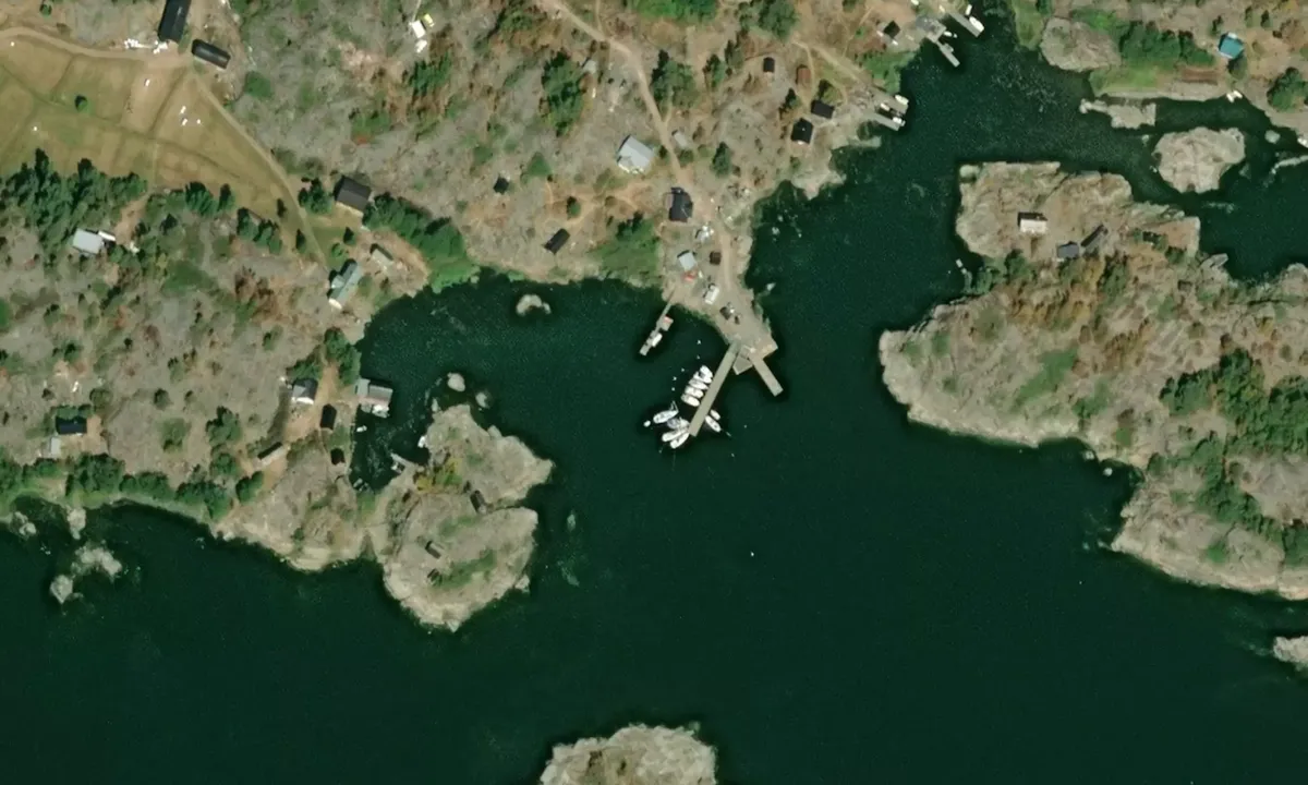 Flyfoto av Vänö besöksbrygga