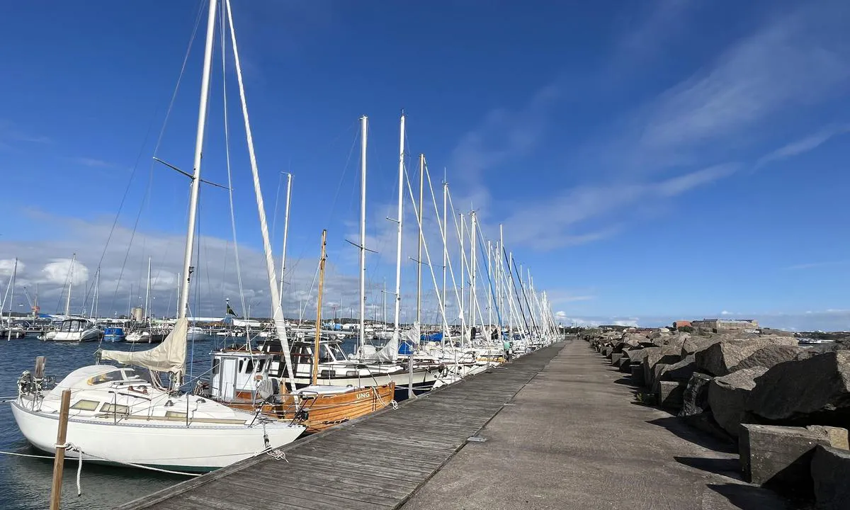 Varberg - Getterön Marina: Plasser på innside av molo også.