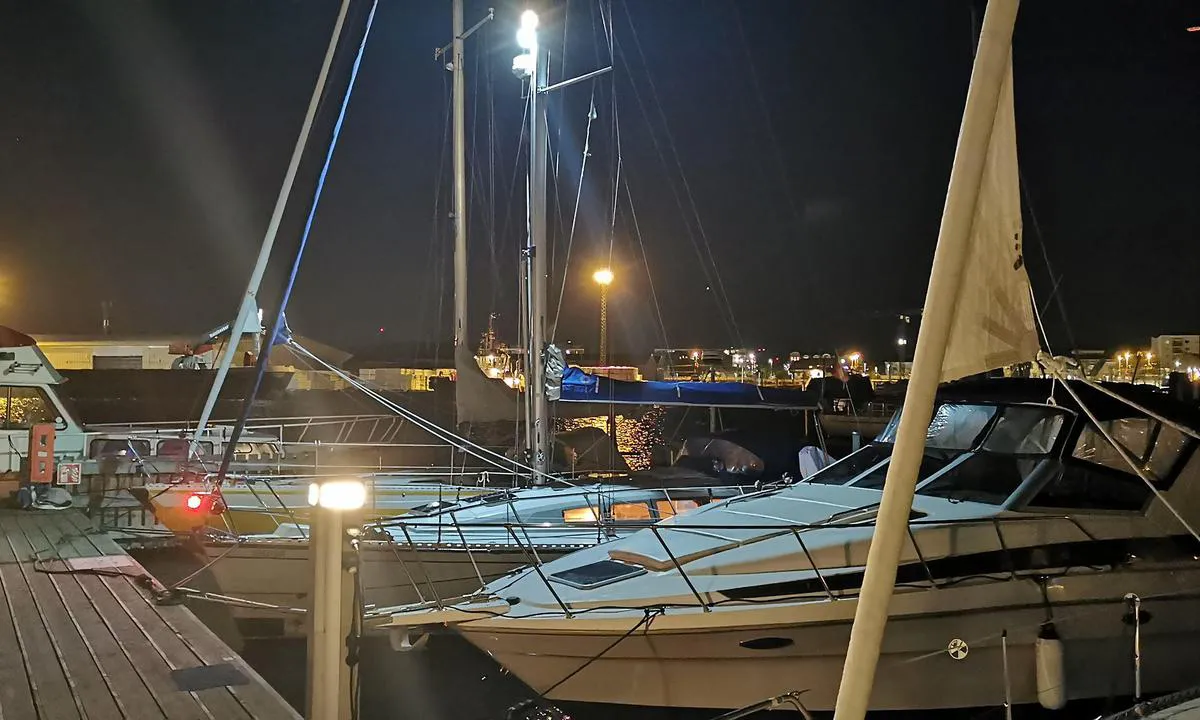 {"base": "se", "no": "Varberg - Indre havn", "se": "Varberg - Innerhamnen", "en": "Varberg - Inner Harbor", "da": "Varberg - Inderhavnen"}