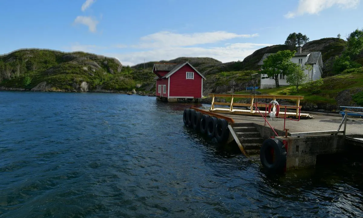 Vassdalvika: Fixed  public jetty.