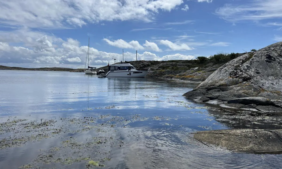 Vaxholmen: {"base": "no", "no": "Bukten i midten. F\u00e6rre gode plasser", "se": "Bukten i mitten. F\u00e4rre bra platser", "en": "The bay in the middle. Fewer good spots", "da": "Bugten i midten. F\u00e6rre gode steder"}