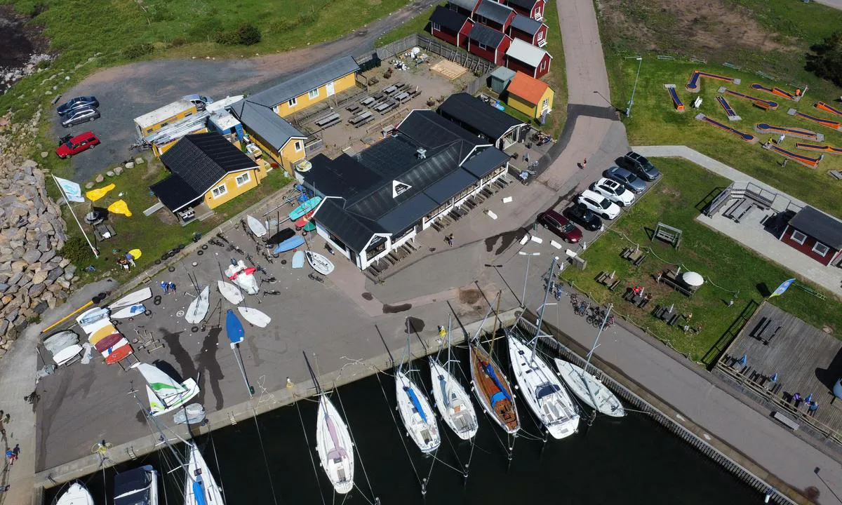 In the inner harbour of Vejbystrand there is an active sailing community and a few cafés.