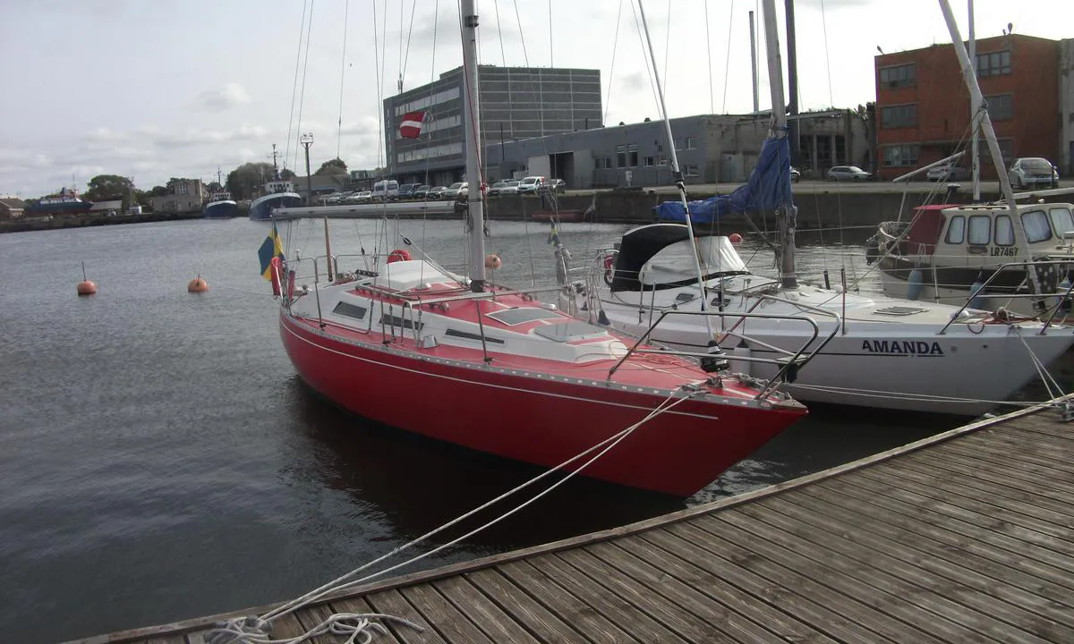 Ventspils: {"base": "en", "no": "Typisk baug til baltisk fort\u00f8yning.", "se": "Typisk f\u00f6ren till Baltic f\u00f6rt\u00f6jning.", "en": "Typical Bow to Baltic Moor.", "da": "Typisk st\u00e6vn til Baltic mooring."}