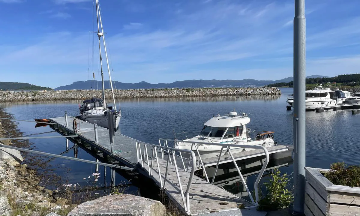 Vike Småbåtforening: {"base": "no", "no": "Gjestehavna.", "se": "G\u00e4sthamnen.", "en": "Guest Harbor.", "da": "G\u00e6stehavnen."}