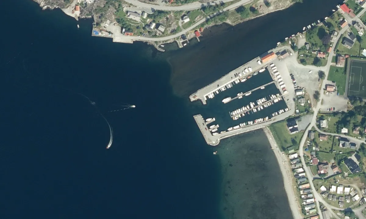 Flyfoto av Vikedal Båthavn
