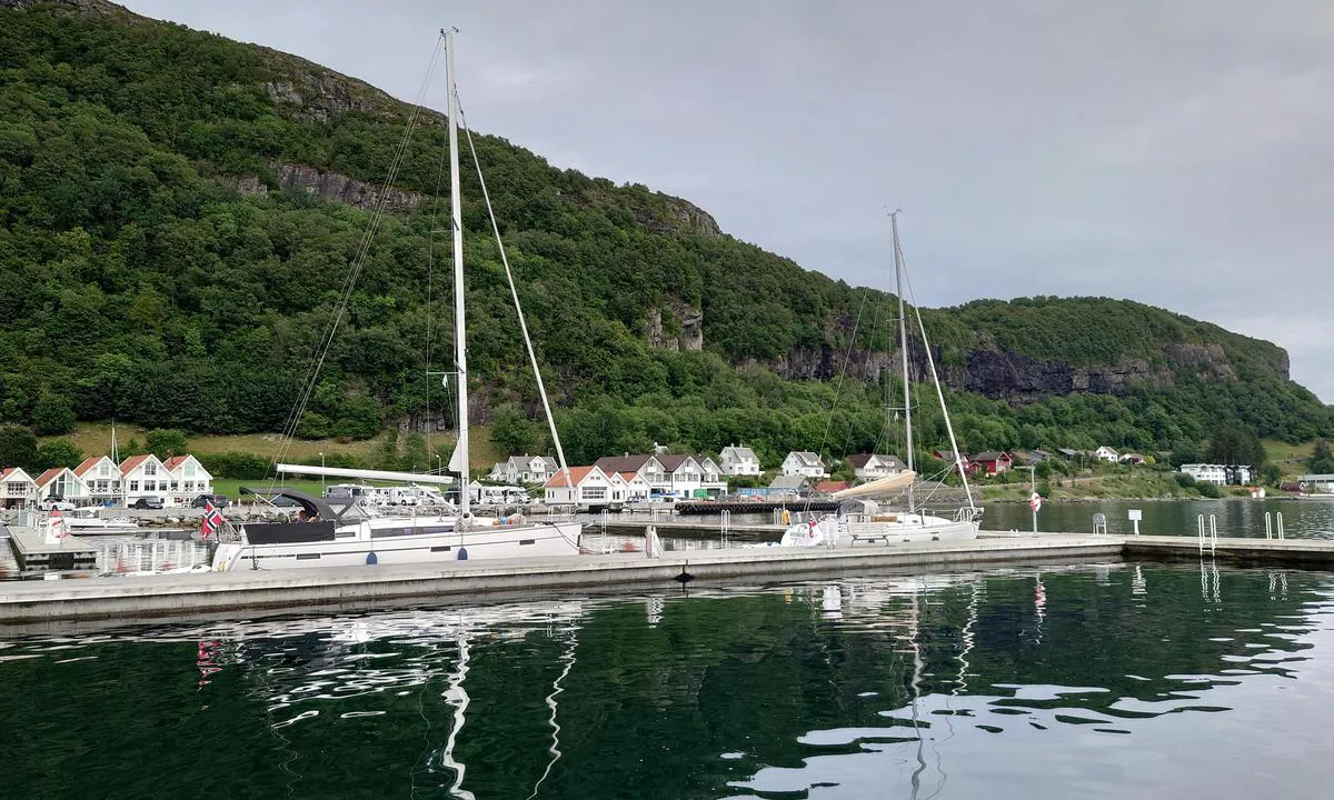Vikevåg: {"base": "no", "no": "Gode brygger i gjestehamna i Vikev\u00e5g", "se": "Bra bryggor i g\u00e4sthamnen i Vikev\u00e5g", "en": "Good docks in the guest harbor in Vikev\u00e5g", "da": "Gode brygger i g\u00e6stehavnen i Vikev\u00e5g"}