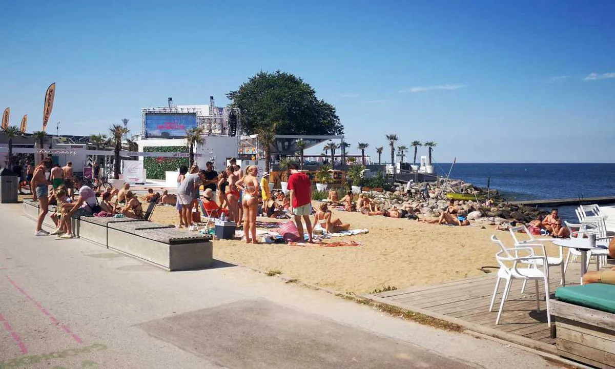 {"base": "se", "no": "Strand Visby", "se": "Strand Visby", "en": "<b>Strand Visby</b>", "da": "Strand Visby"}
