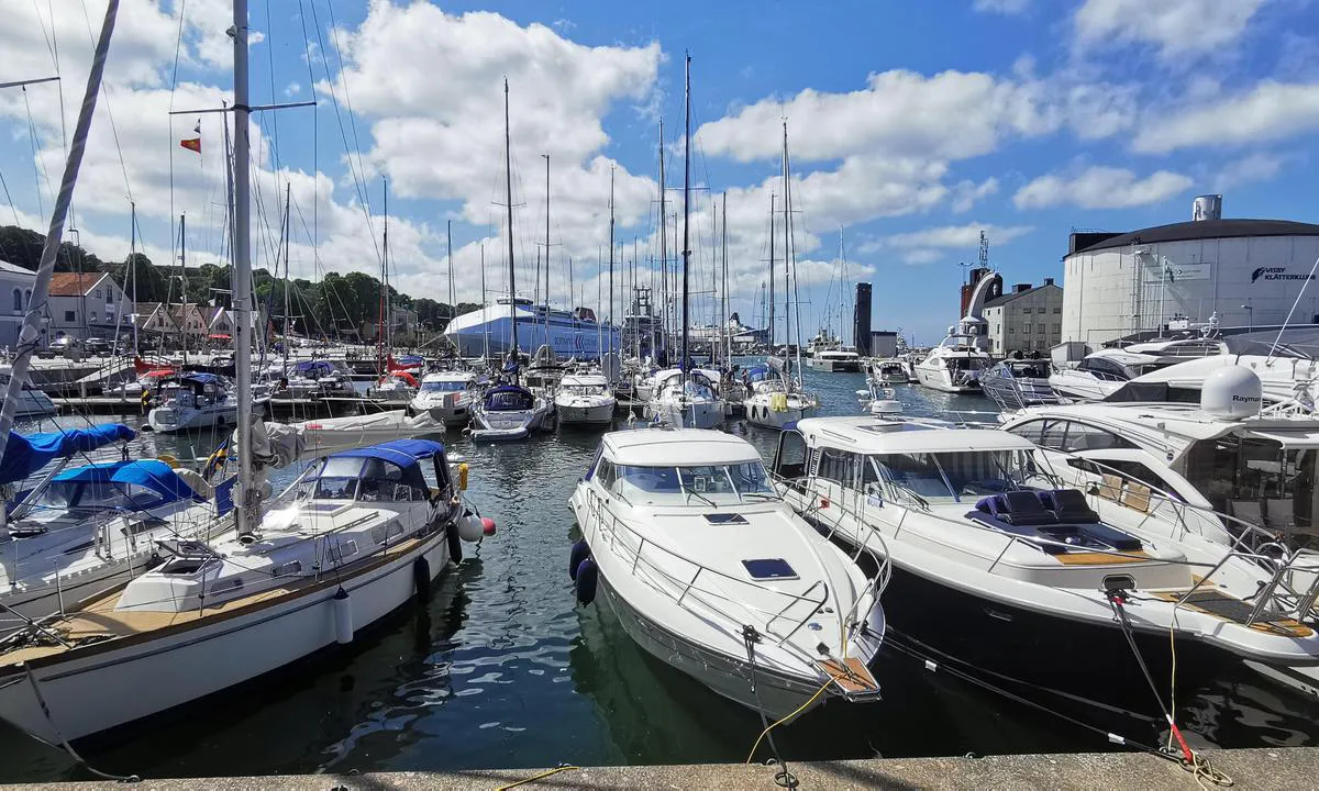 {"base": "se", "no": "Marina Visby", "se": "Marina Visby", "en": "Marina Visby", "da": "Marina Visby"}