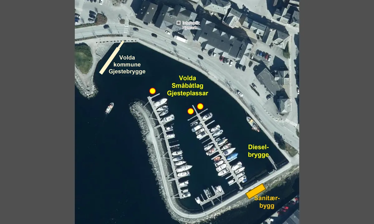 {"base": "no", "no": "Hamna i Volda sentrum", "se": "Hamna i Volda centrum", "en": "The Harbour in Volda Centre", "da": "Havnen i Volda centrum"}