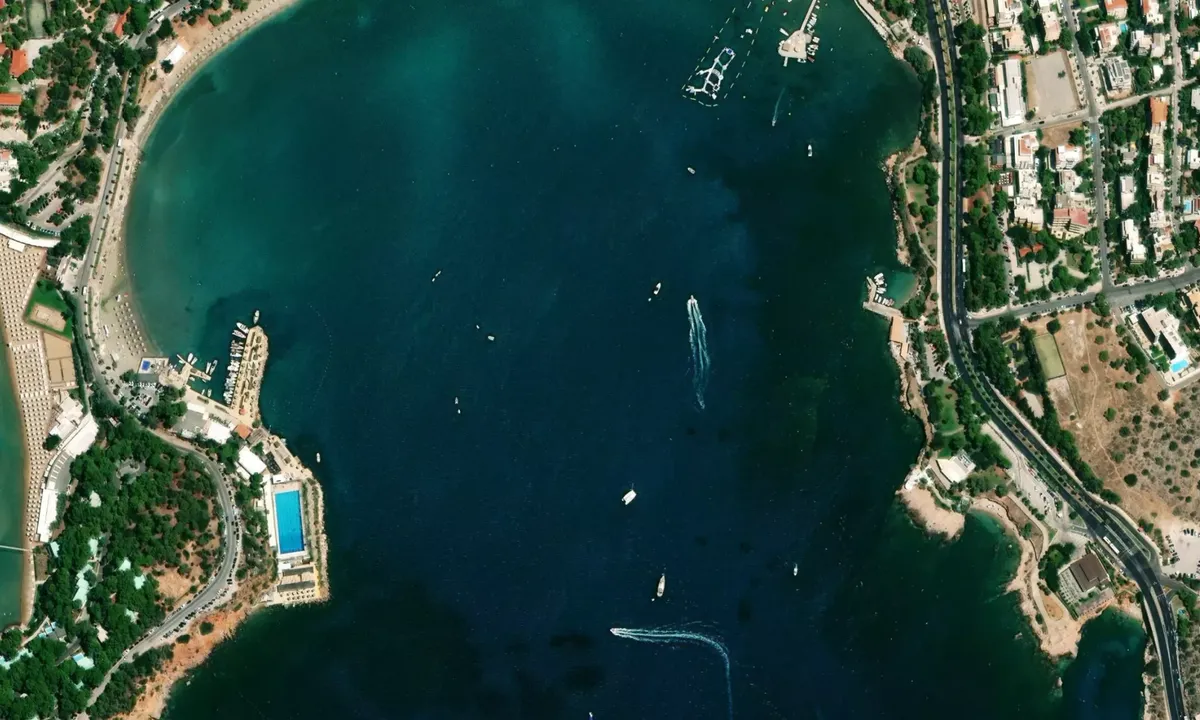 Flyfoto av Vouliagmeni 1
