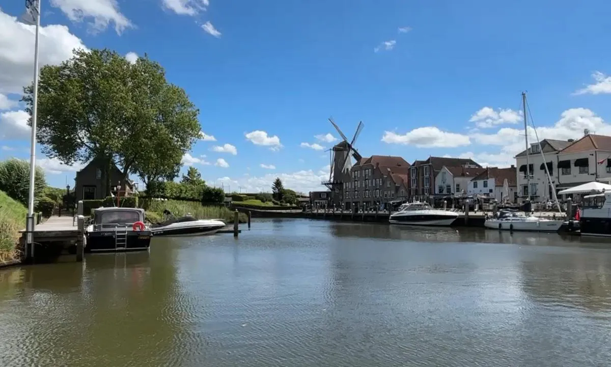 Willemstad Yacht Harbour: {"base": "en", "no": "Bysmarinaen", "se": "Citymarinan", "en": "Citymarinan", "da": "Bymarinaen"}