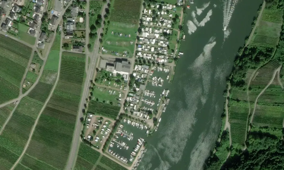Satelite image of Wohnmobilstellplatz Moselherz