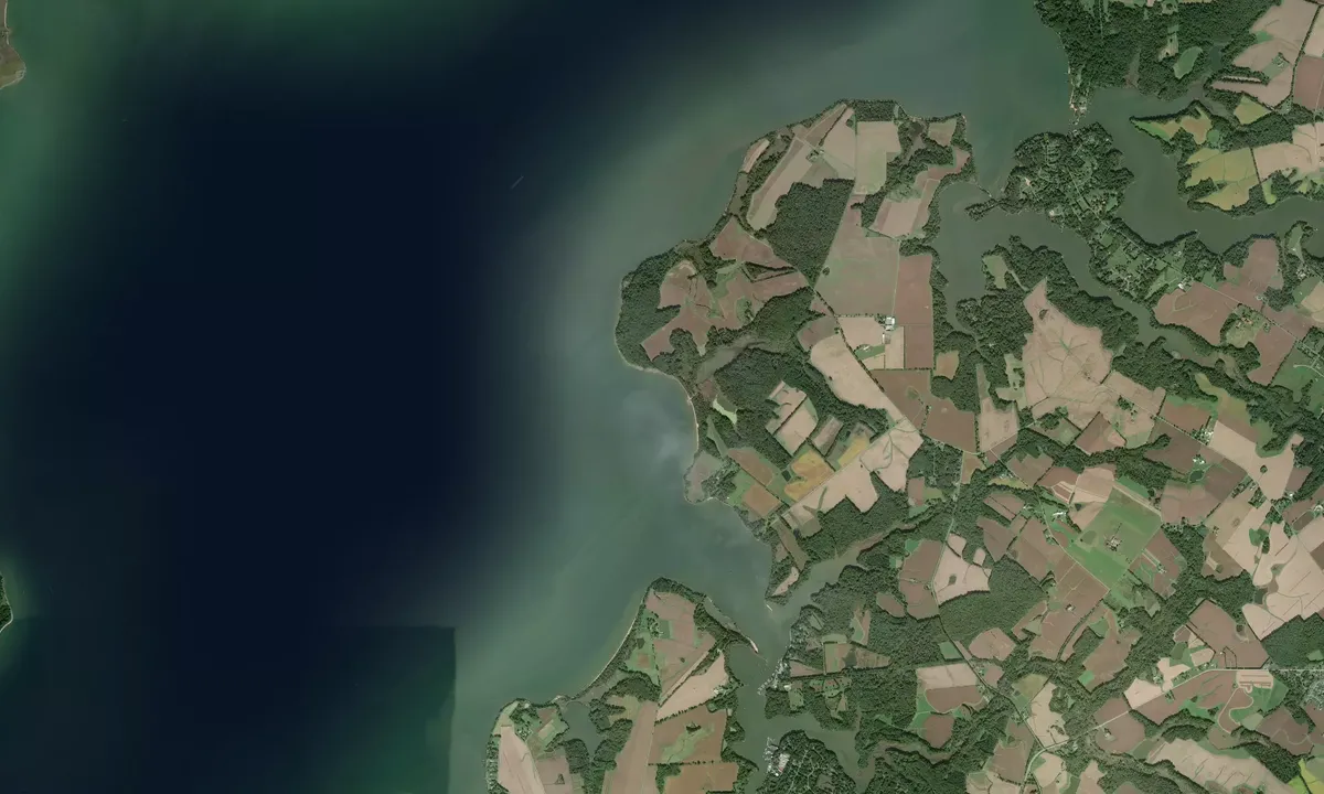 Flyfoto av Worton Point